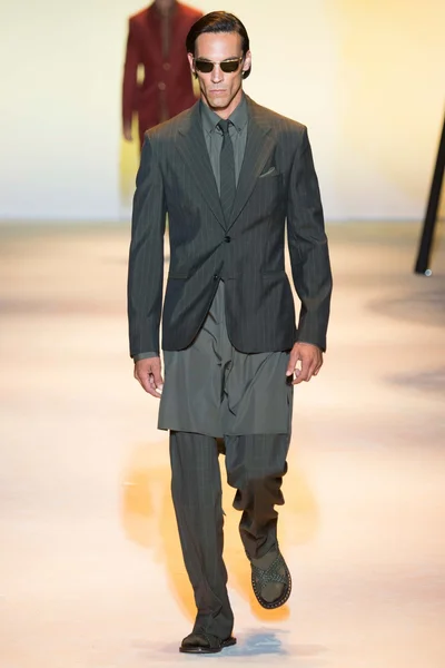 Look 1